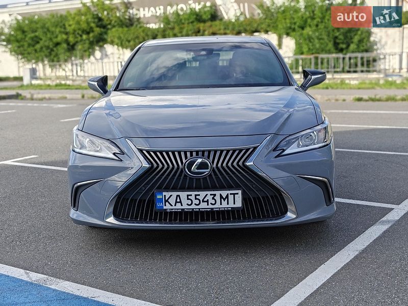 Седан Lexus ES 2021 в Киеве