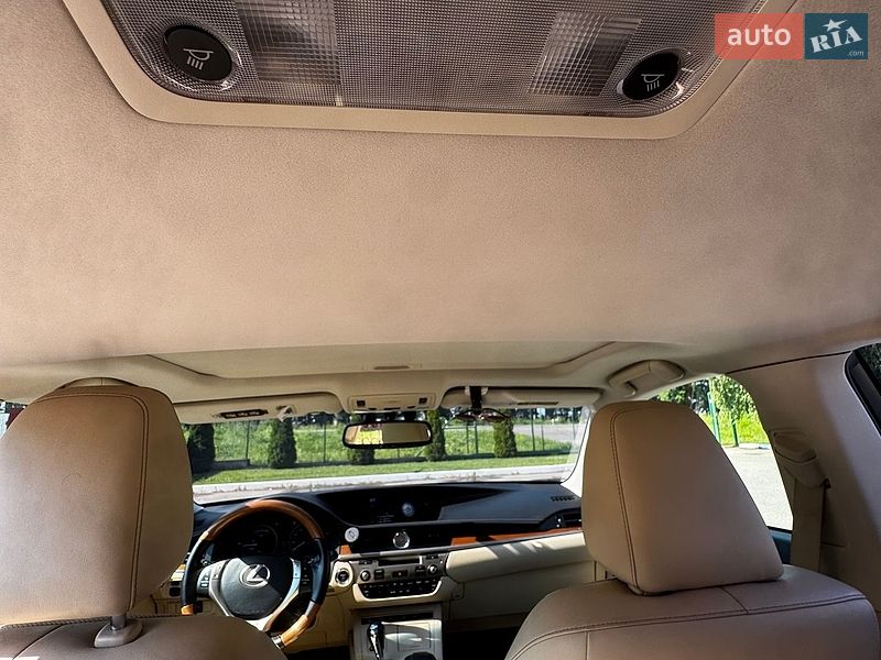 Седан Lexus ES 2014 в Києві