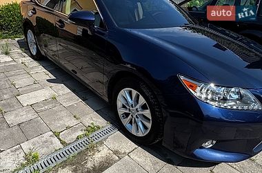 Седан Lexus ES 2014 в Києві
