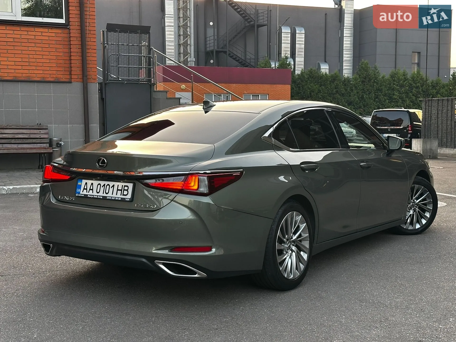 2019 Lexus ES - мініатюра 8