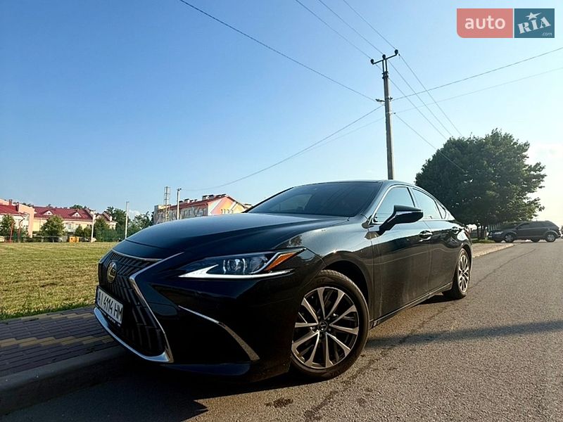 Седан Lexus ES 2023 в Києві
