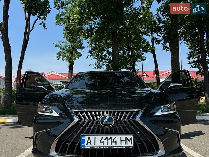 Седан Lexus ES 2023 в Києві