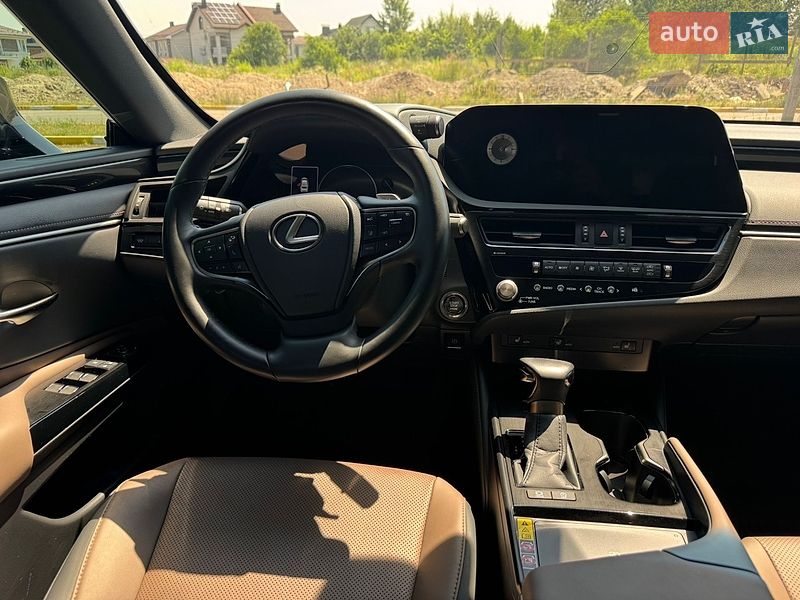 Седан Lexus ES 2023 в Києві
