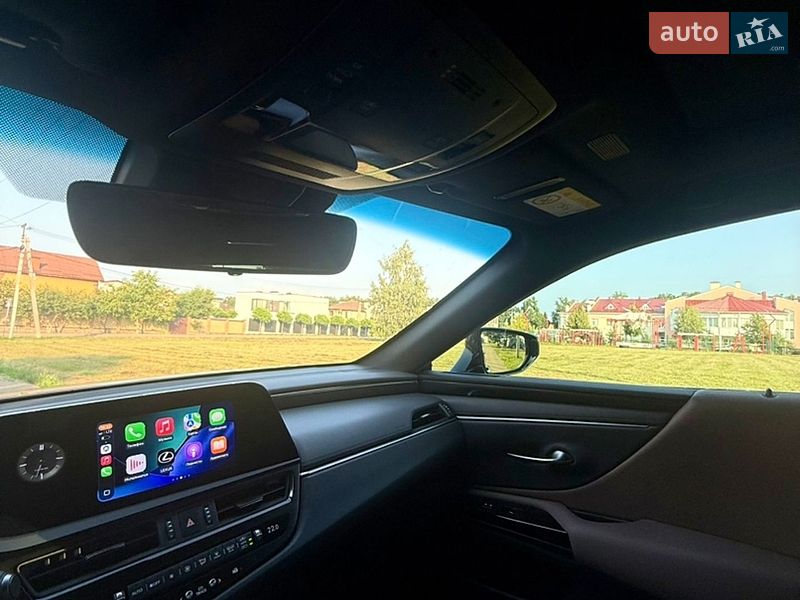 Седан Lexus ES 2023 в Києві