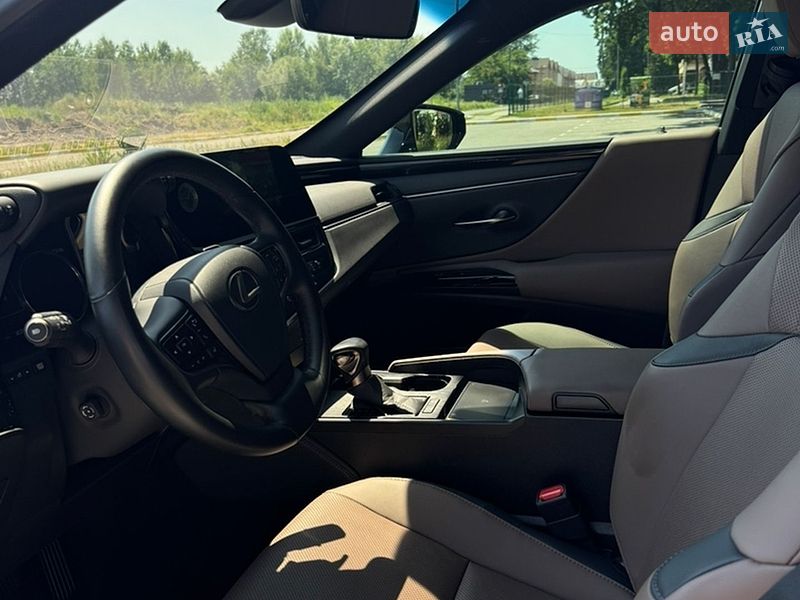 Седан Lexus ES 2023 в Києві