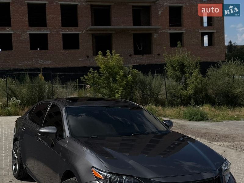 Седан Lexus ES 2013 в Рівному