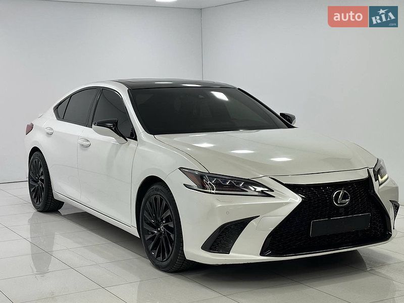 Lexus ES 2019