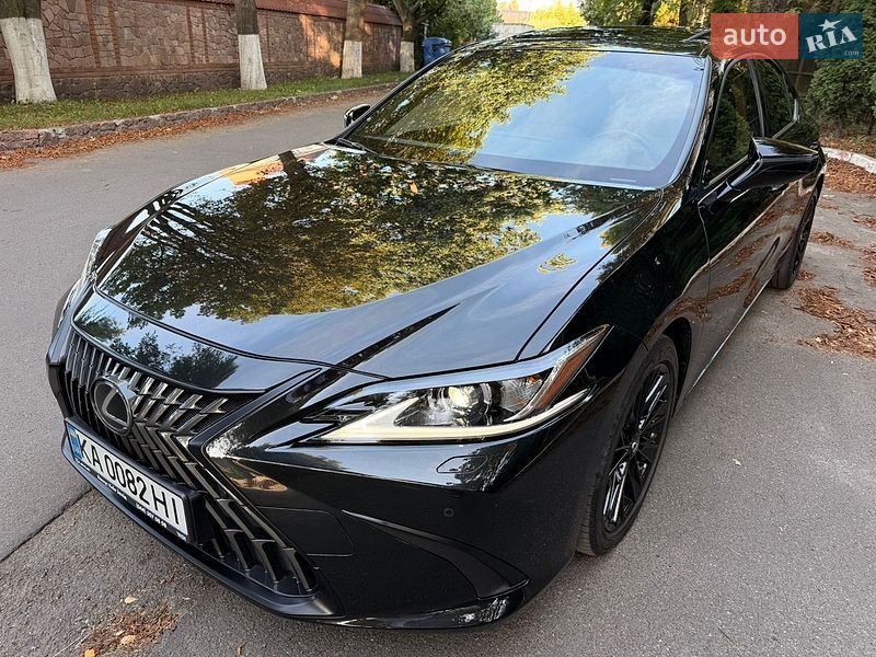 Седан Lexus ES 2022 в Киеве