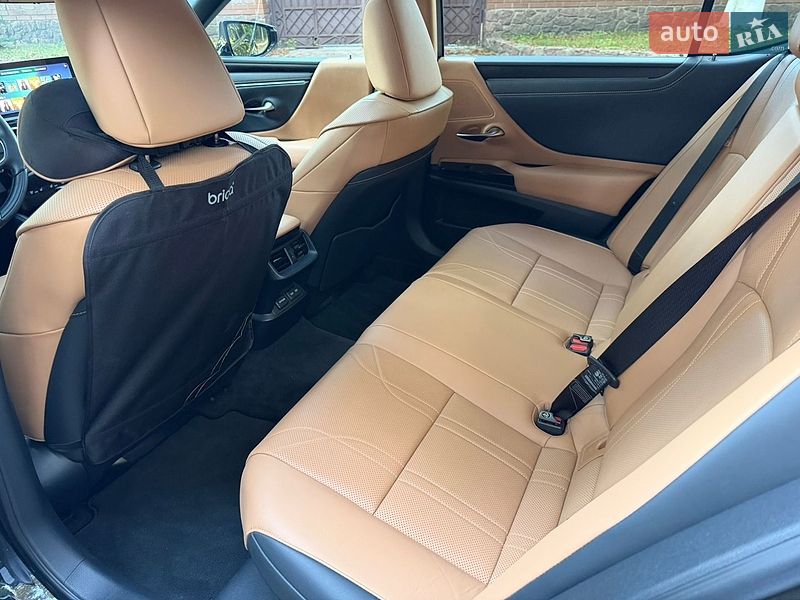 Седан Lexus ES 2022 в Киеве