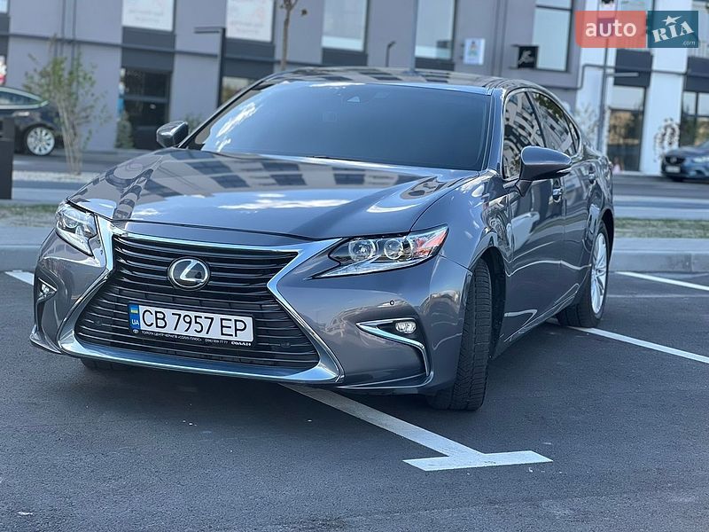 Седан Lexus ES 2016 в Рівному
