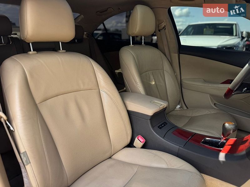 Седан Lexus ES 2007 в Умані