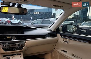 Седан Lexus ES 2015 в Одесі