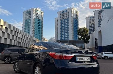 Седан Lexus ES 2015 в Одесі