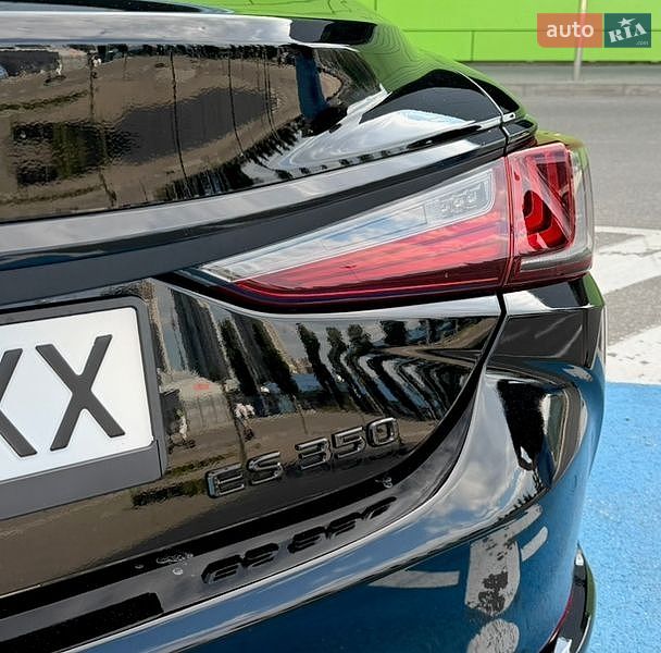 Седан Lexus ES 2020 в Киеве