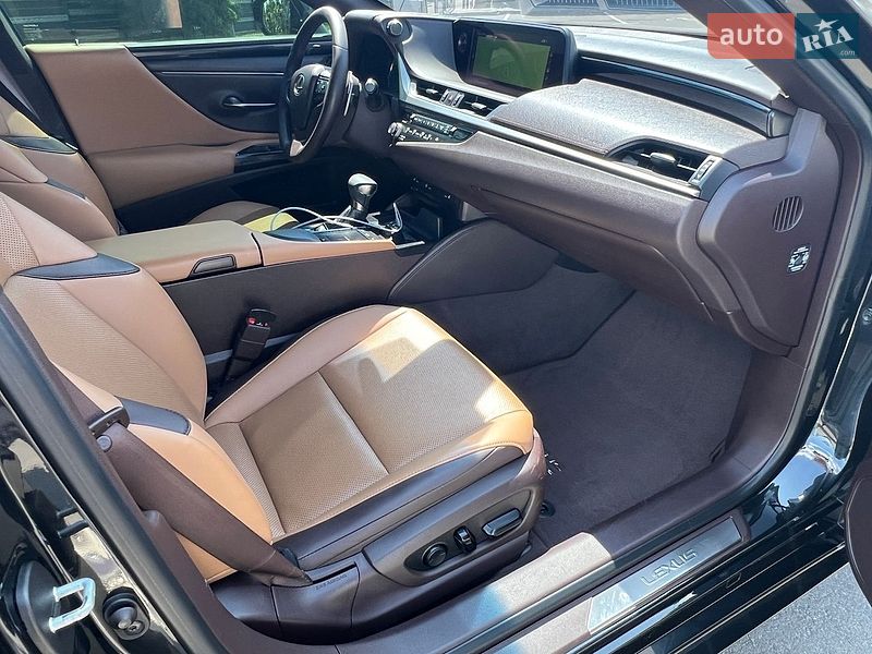 Седан Lexus ES 2021 в Одесі