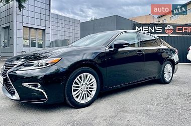 Седан Lexus ES 2016 в Киеве