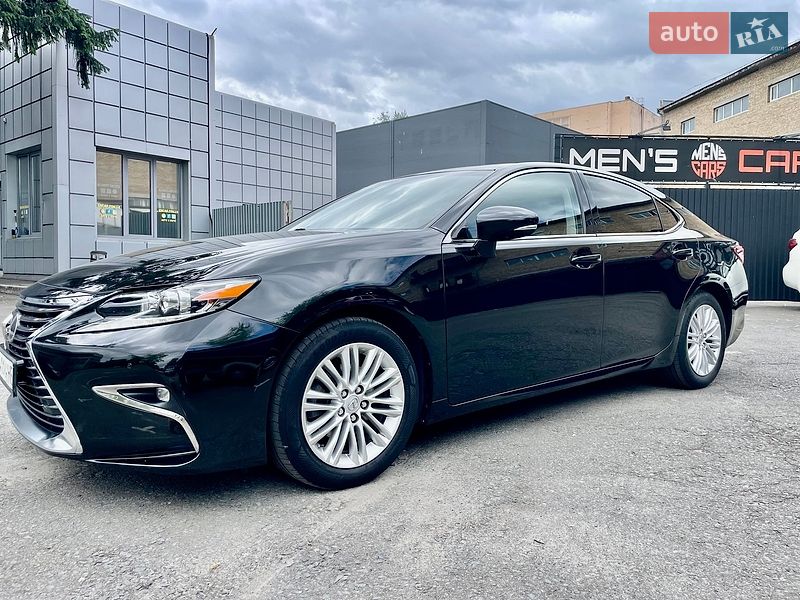 Седан Lexus ES 2016 в Киеве