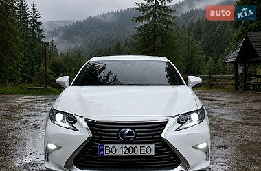 Седан Lexus ES 2017 в Тернополе