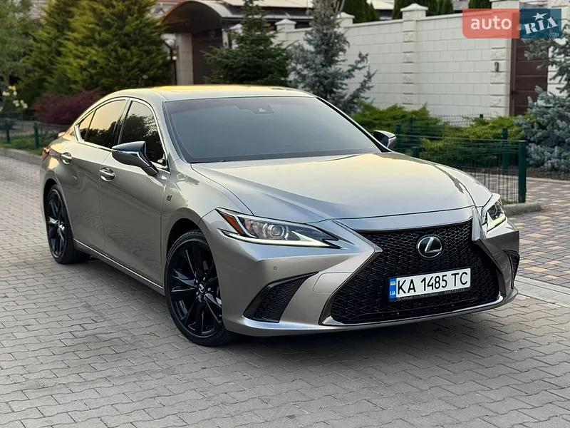 Lexus ES