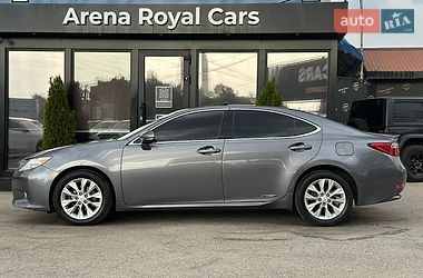 Седан Lexus ES 2015 в Харкові