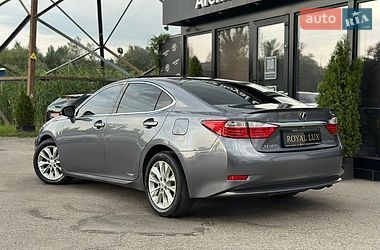 Седан Lexus ES 2015 в Харкові