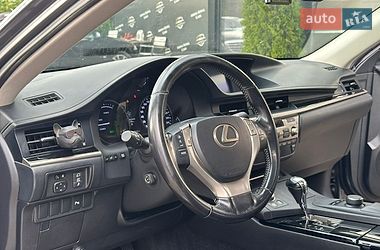Седан Lexus ES 2015 в Харкові