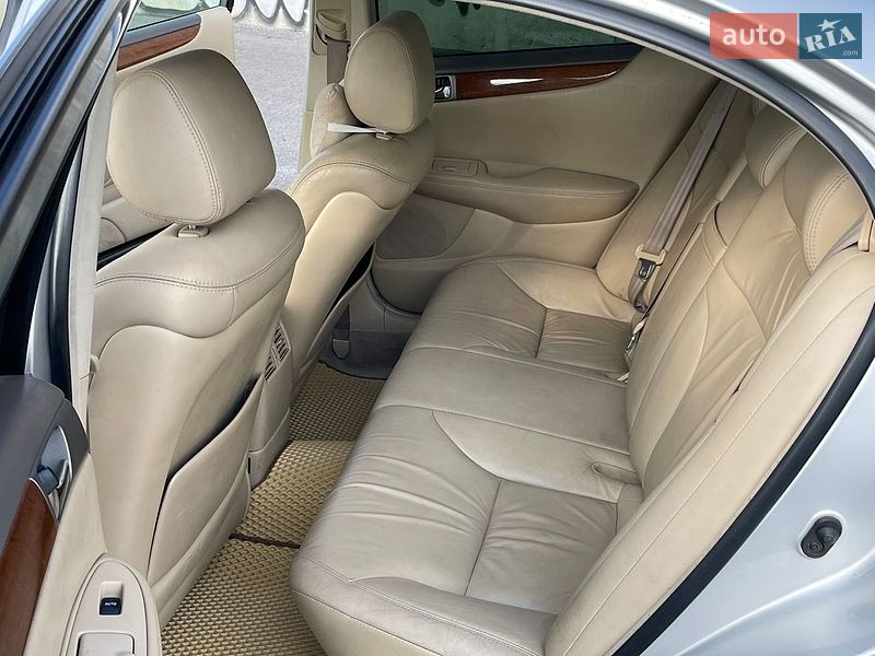 Седан Lexus ES 2004 в Львові