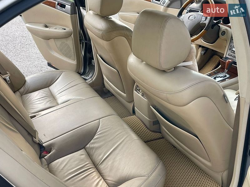 Седан Lexus ES 2004 в Львові