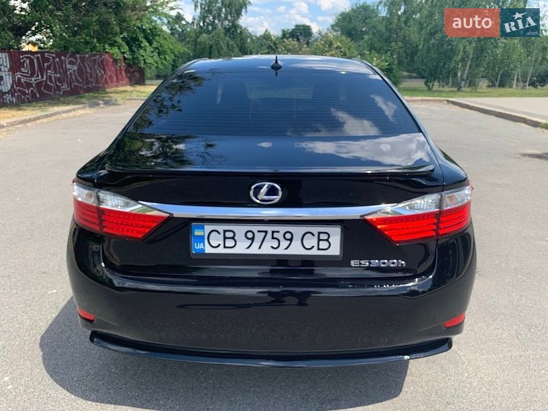 Седан Lexus ES 2014 в Чернігові