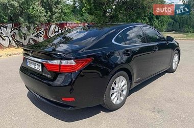 Седан Lexus ES 2014 в Чернігові
