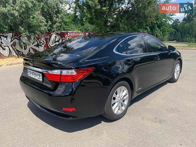 Седан Lexus ES 2014 в Чернігові
