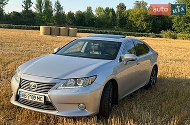 Седан Lexus ES 2012 в Погребище