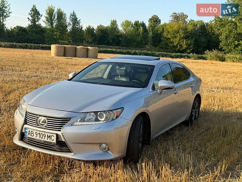 Седан Lexus ES 2012 в Погребище