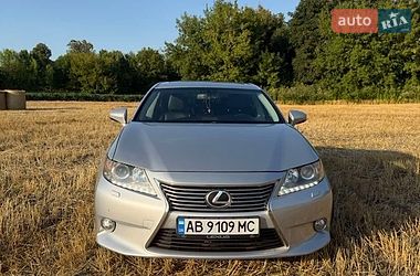 Седан Lexus ES 2012 в Погребище