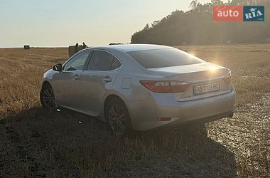 Седан Lexus ES 2012 в Погребище