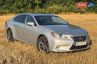 Седан Lexus ES 2012 в Погребище