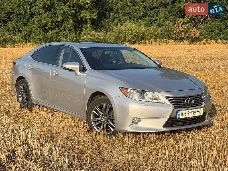 Седан Lexus ES 2012 в Погребище