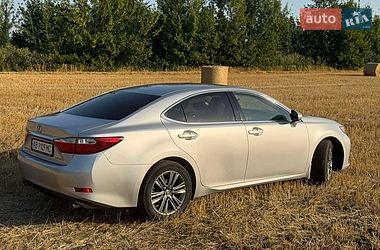 Седан Lexus ES 2012 в Погребище
