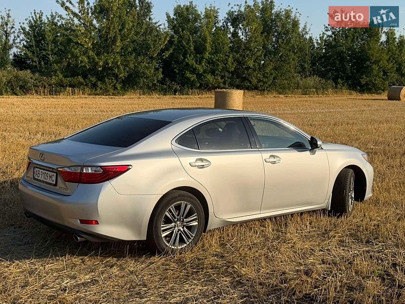 Седан Lexus ES 2012 в Погребище