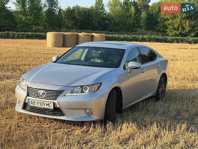 Седан Lexus ES 2012 в Погребище