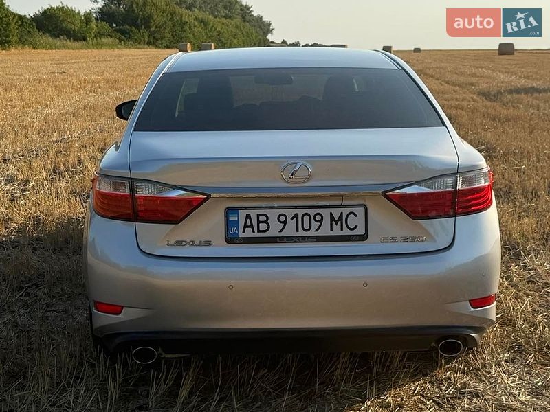 Седан Lexus ES 2012 в Погребище
