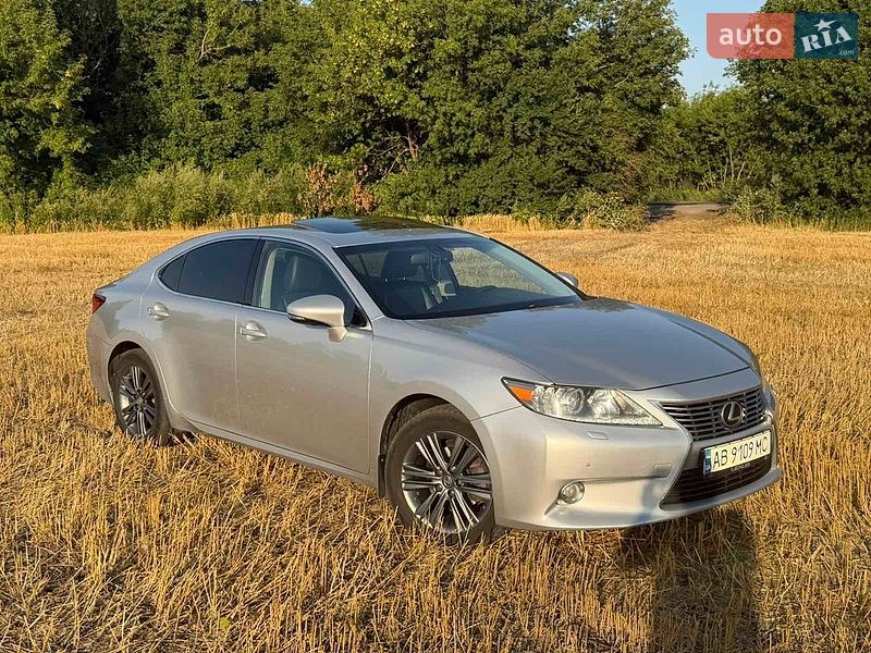 Седан Lexus ES 2012 в Погребище