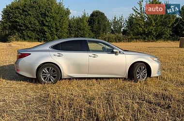 Седан Lexus ES 2012 в Погребище