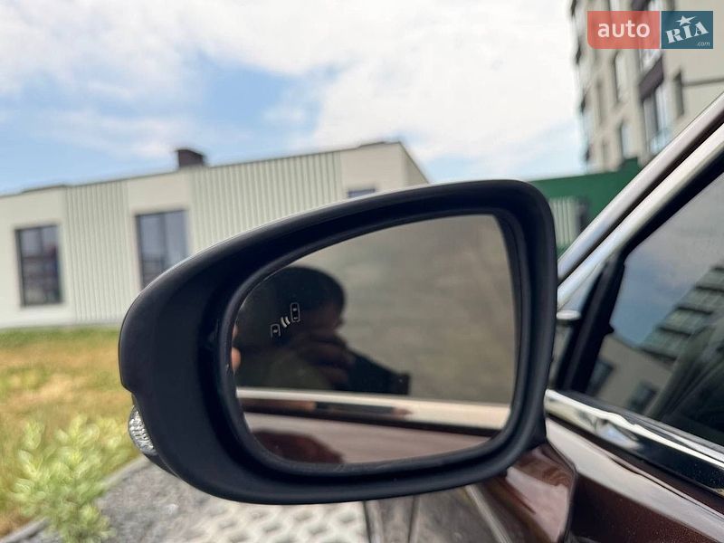 Седан Lexus ES 2015 в Львове