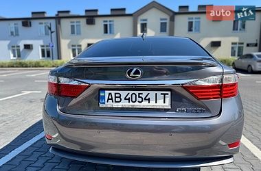 Седан Lexus ES 2015 в Киеве