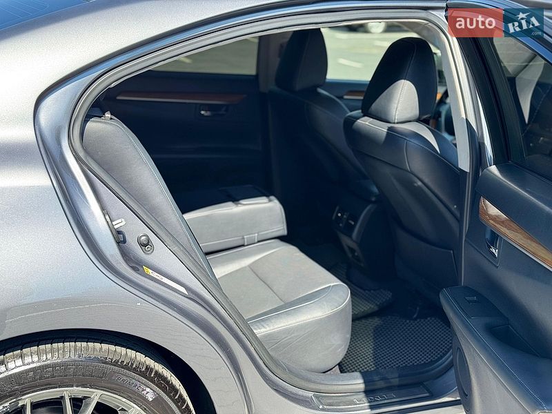 Седан Lexus ES 2015 в Киеве