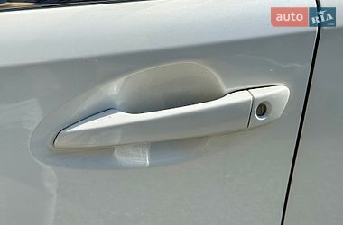 Седан Lexus ES 2013 в Харкові