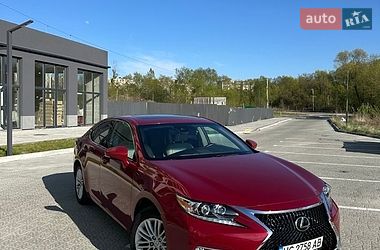 Седан Lexus ES 2017 в Львові Седан Lexus ES 2017 в Львові