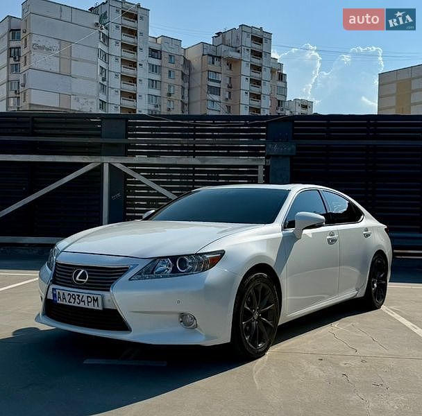 Седан Lexus ES 2012 в Киеве