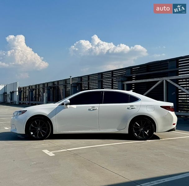 Седан Lexus ES 2012 в Киеве